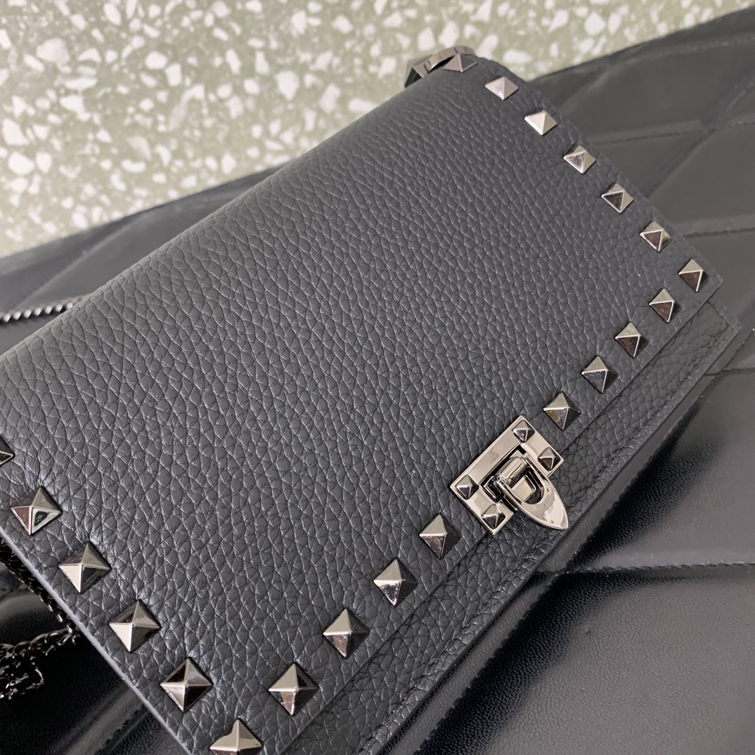 Valentino Garavani Rockstud Small Shoulder Bag in Black Grainy Calfskin